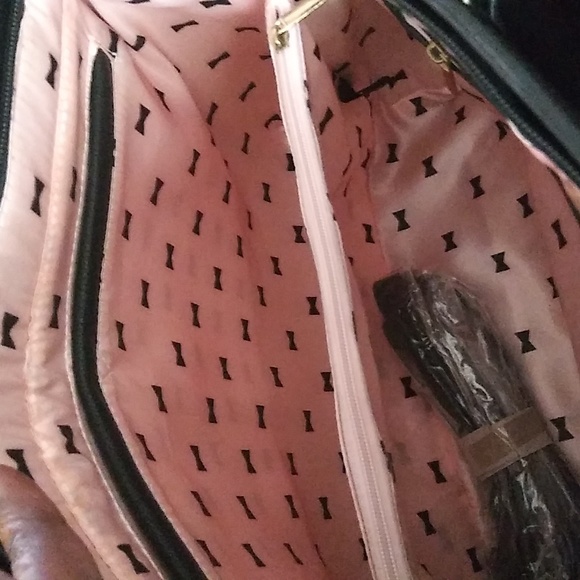 Handbag - Picture 2 of 3